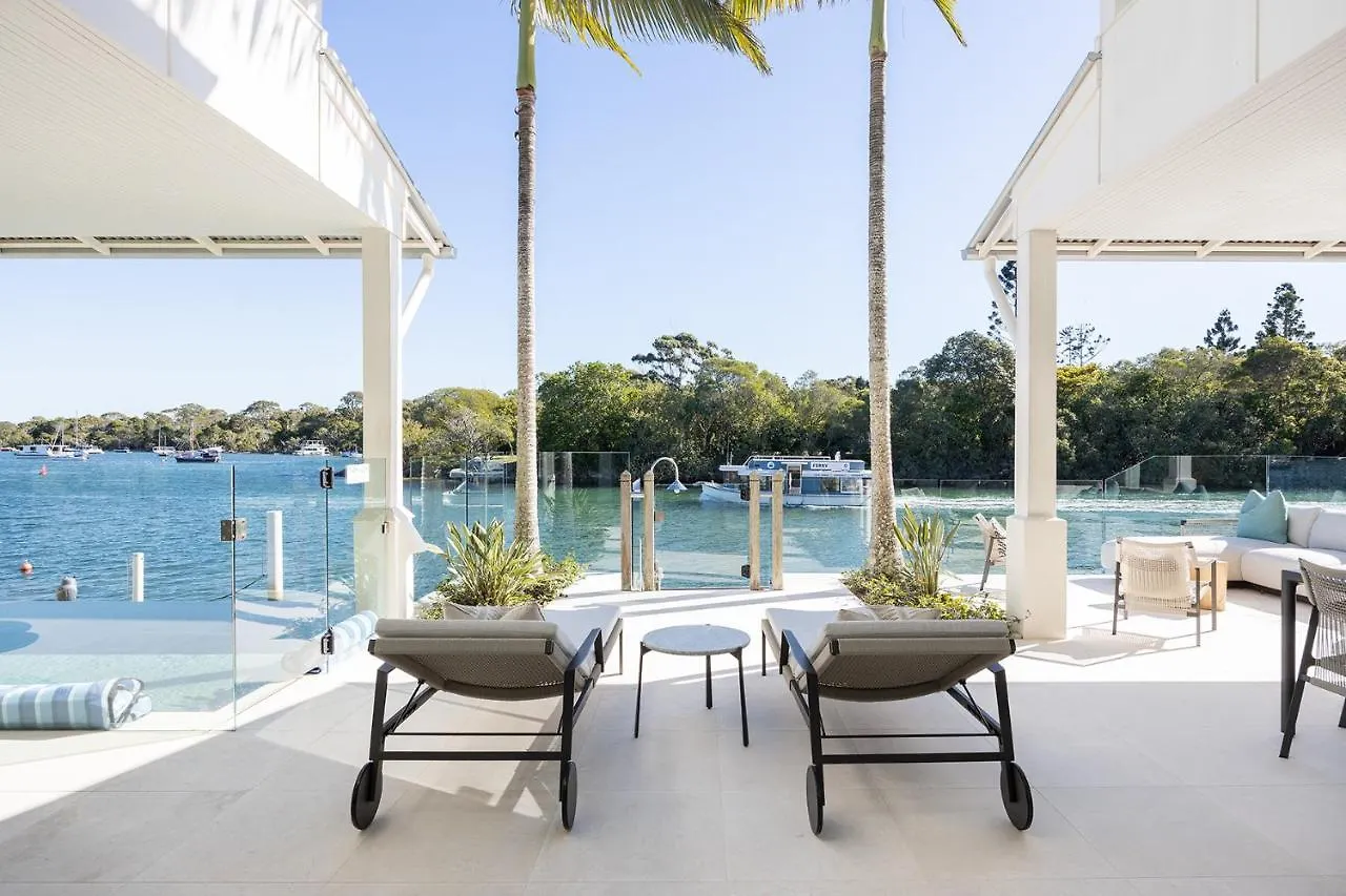 Iluka, Luxurious Riverfront Retreat 누사