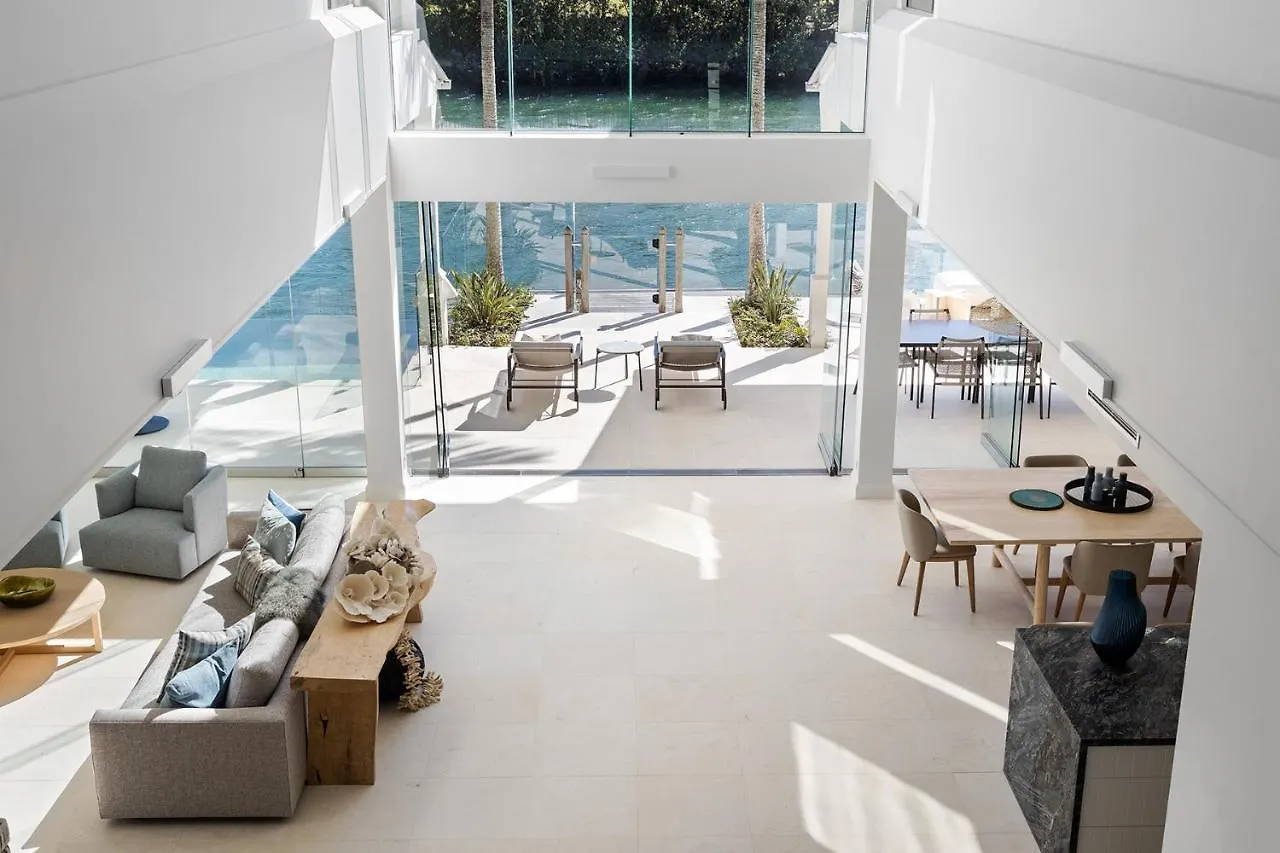 Iluka, Luxurious Riverfront Retreat 누사
