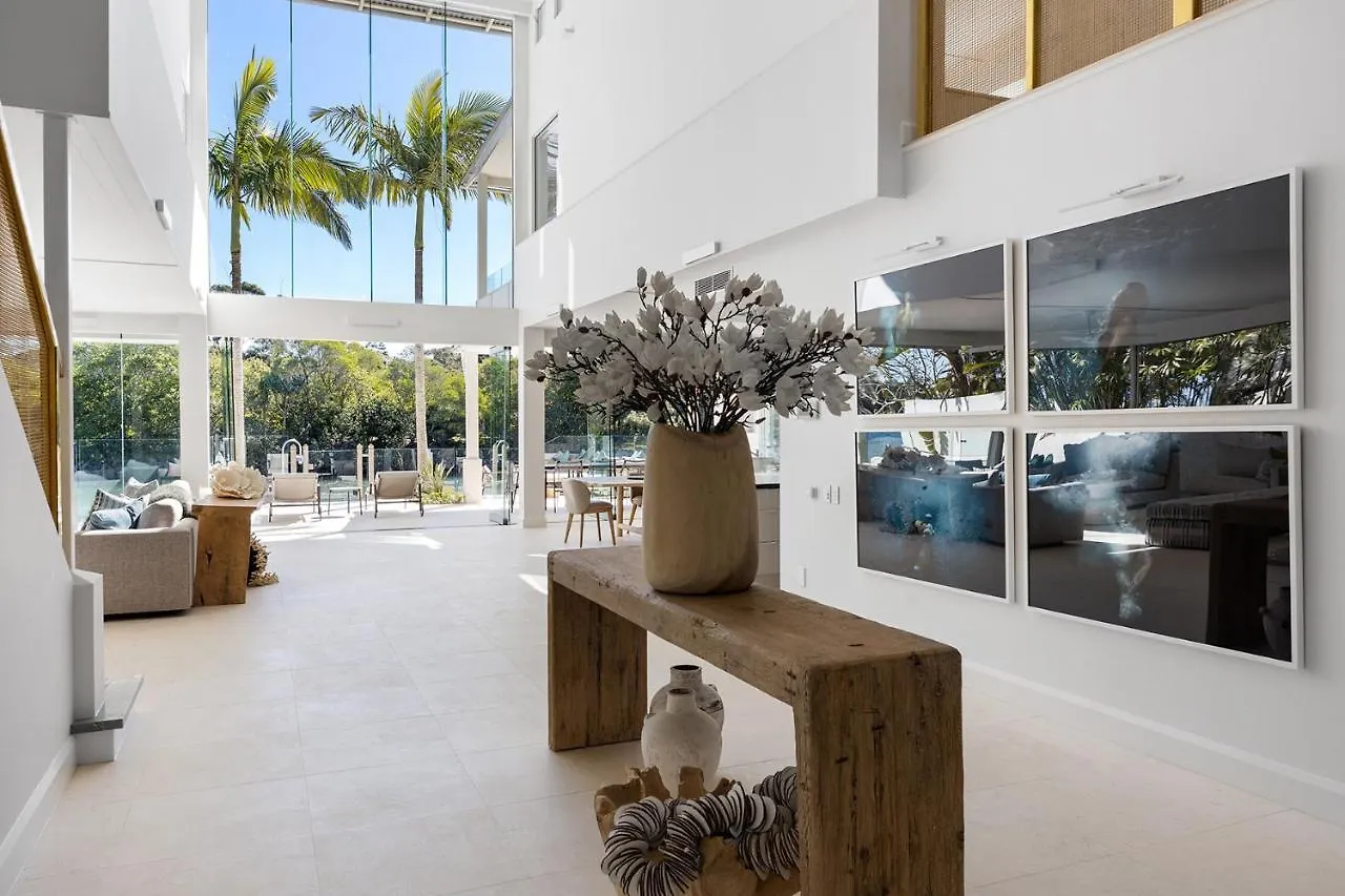 Iluka, Luxurious Riverfront Retreat 누사